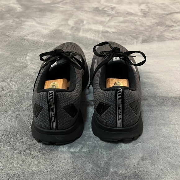 !!!SOLD!!! BROOKS Gray and Black Revel 4 Sneakers 11.5 US - Picture 4 of 9